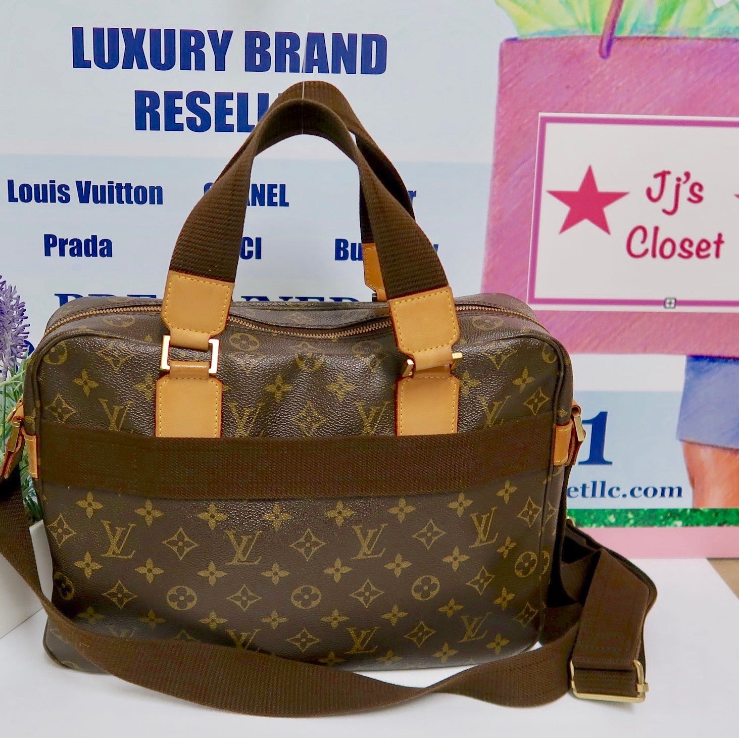 Pre-Loved Louis Vuitton Bosphore Handbag 001-255-00011