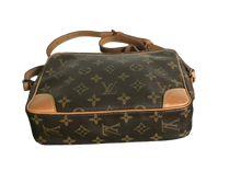 Load image into Gallery viewer, AUTHENTIC Louis Vuitton Trocadero 23 Monogram PREOWNED (WBA612)
