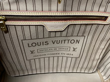 Load image into Gallery viewer, AUTHENTIC Louis Vuitton Neverfull Monogram MM PREOWNED (WBA373)