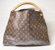Load image into Gallery viewer, AUTHENTIC Louis Vuitton Artsy Monogram MM PREOWNED (WBA375)