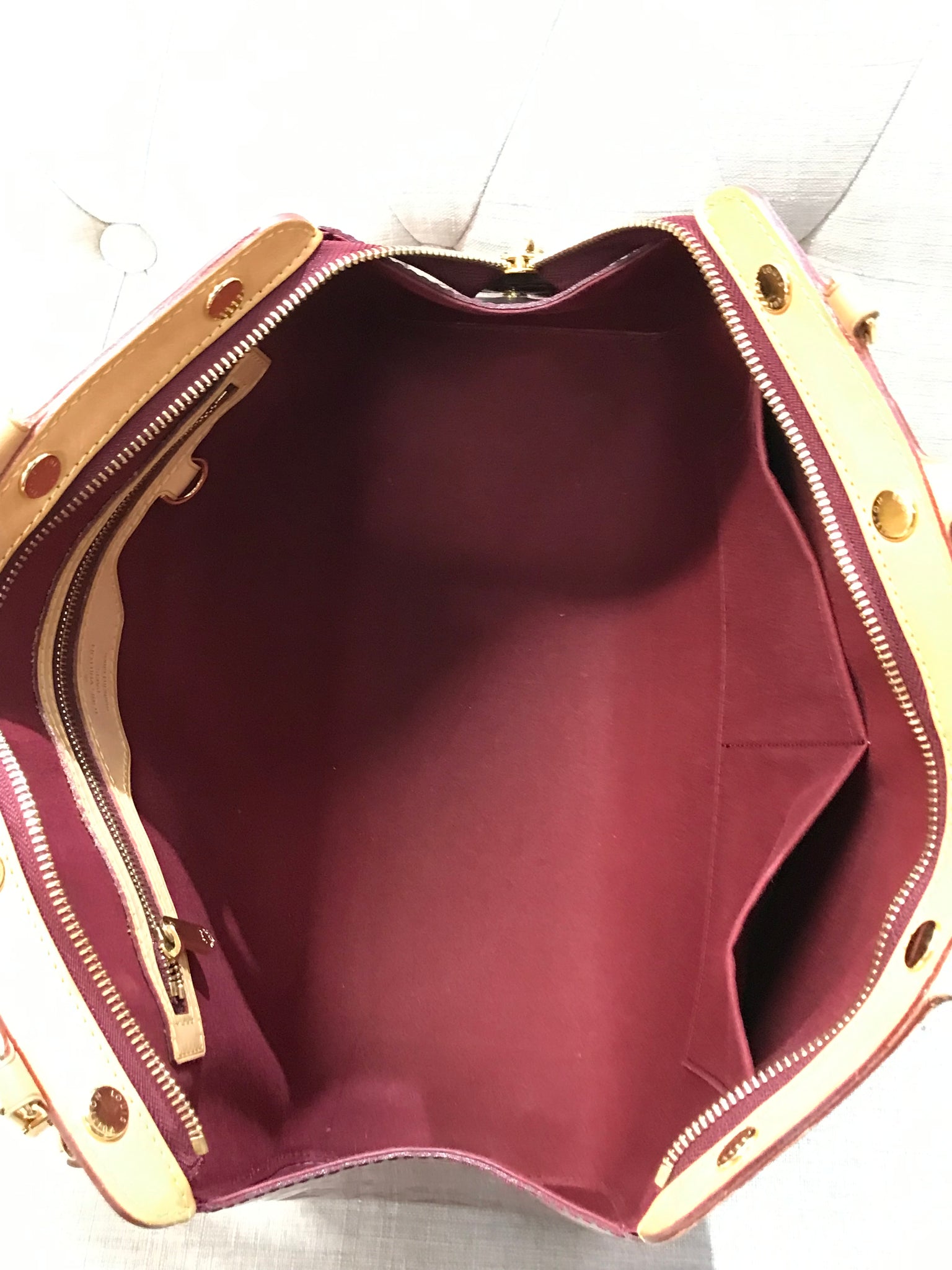 Louis Vuitton Purple Vernis Brea MM Leather Patent leather ref.918338 -  Joli Closet