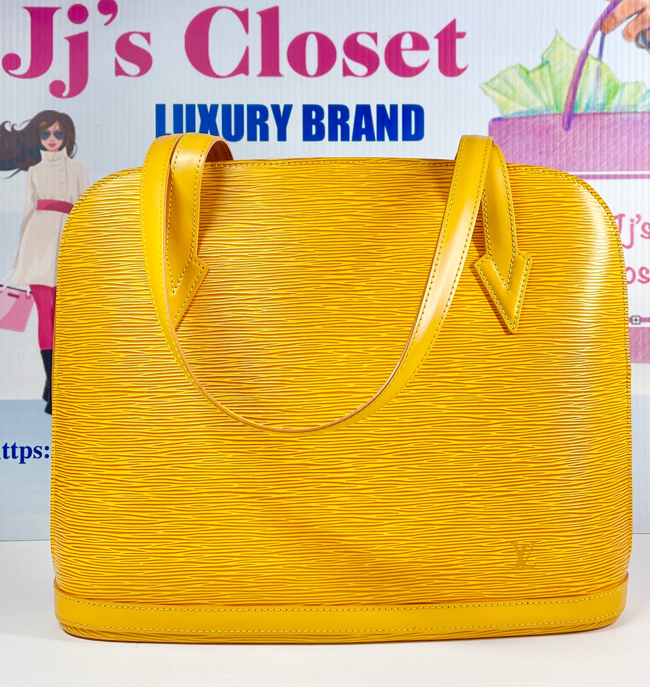 Louis Vuitton - Authenticated Lussac Handbag - Leather Yellow for Women, Good Condition
