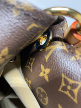 Load image into Gallery viewer, AUTHENTIC Louis Vuitton Artsy Monogram MM PREOWNED (WBA473)