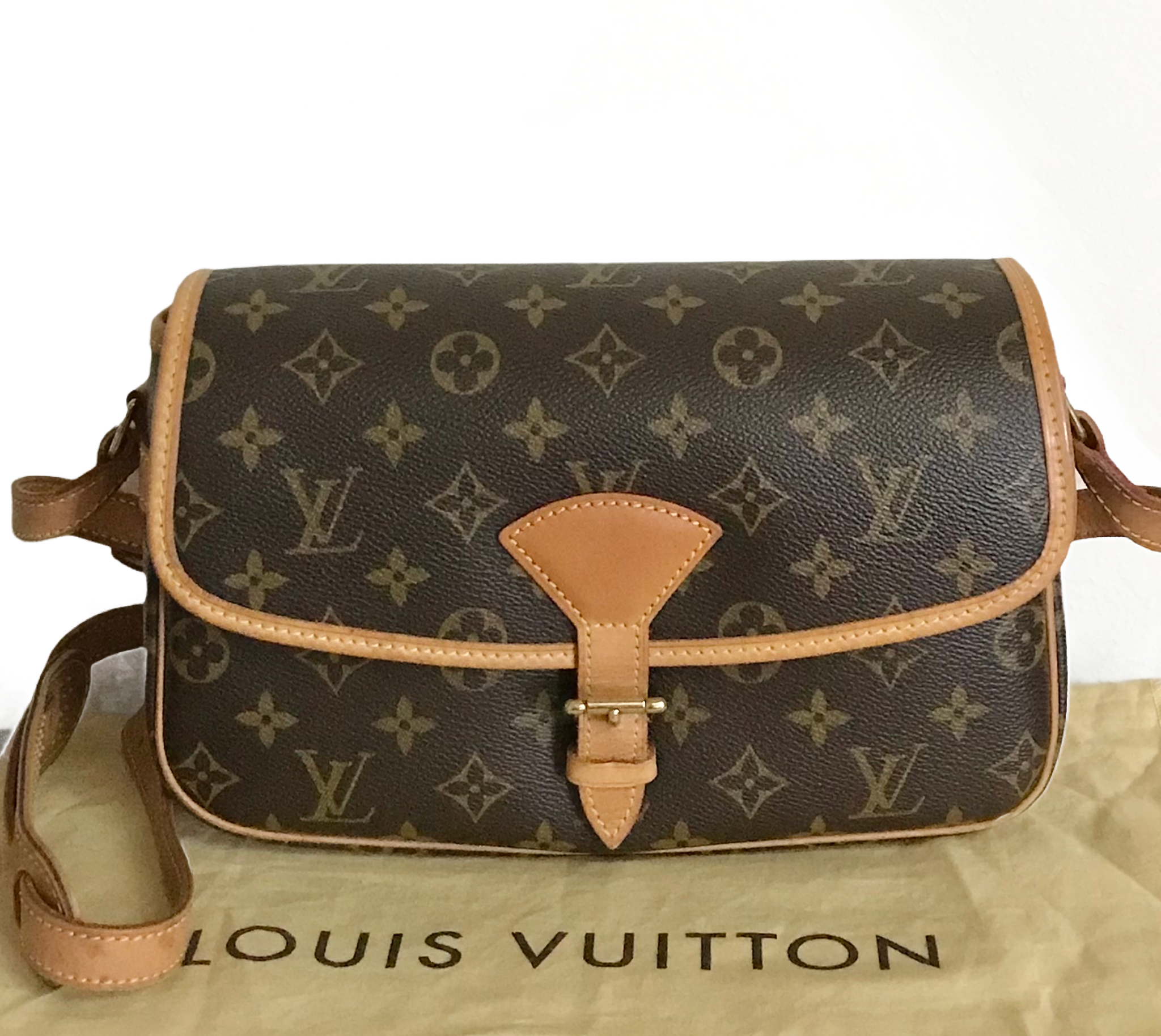 AUTHENTIC Louis Vuitton Sologne Monogram Crossbody PREOWNED (WBA878) – Jj's  Closet, LLC