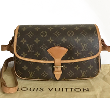 Load image into Gallery viewer, AUTHENTIC Louis Vuitton Sologne Monogram Crossbody PREOWNED (WBA878)