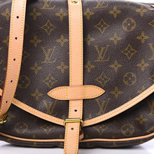 Load image into Gallery viewer, AUTHENTIC Louis Vuitton Saumur 30 Monogram Crossbody PREOWNED (WBA511)