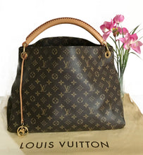 Load image into Gallery viewer, AUTHENTIC Louis Vuitton Artsy Monogram MM PREOWNED (WBA856)
