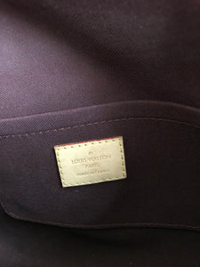 AUTHENTIC Louis Vuitton Favorite MM Monogram PREOWNED (WBA833)