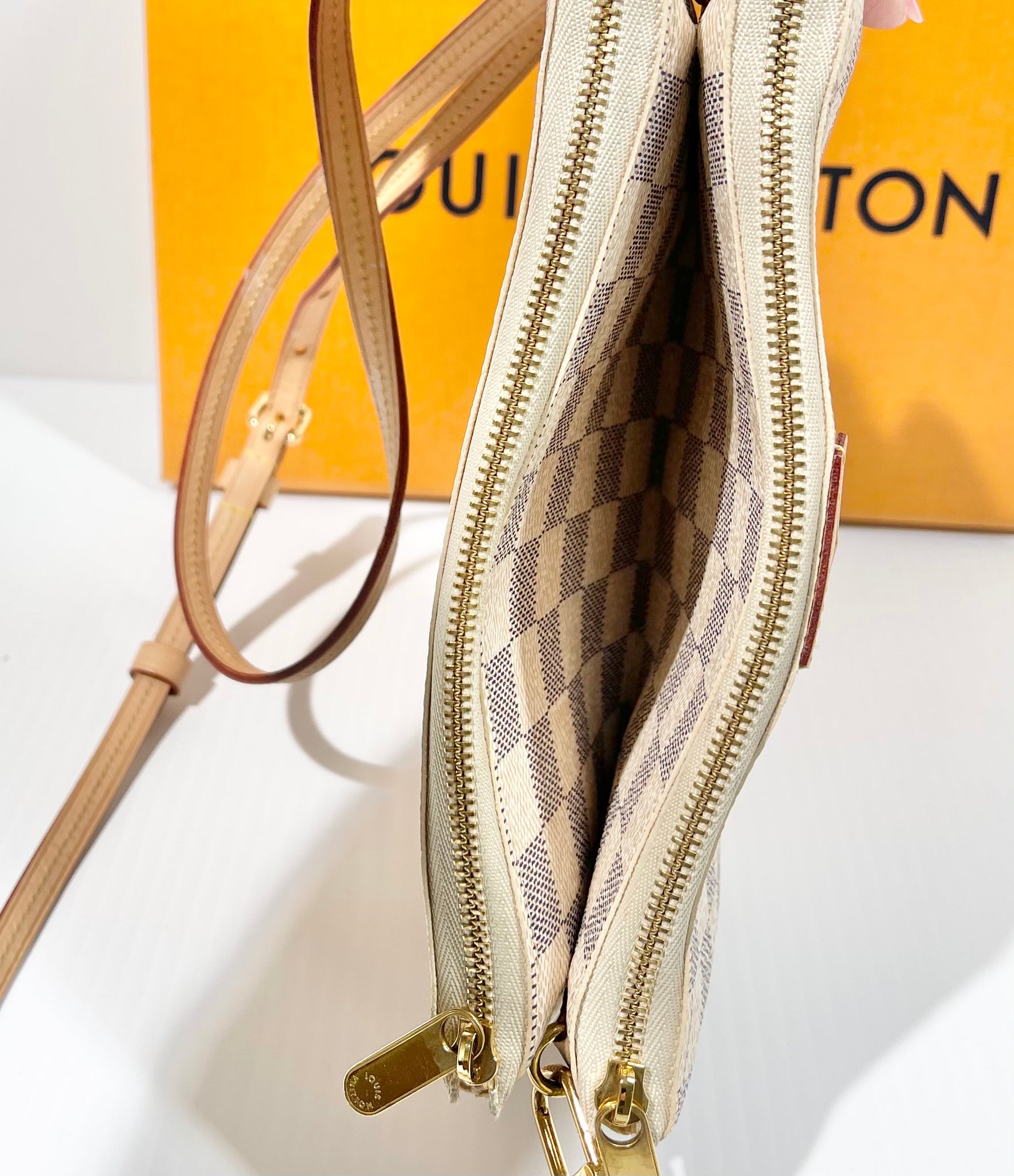 AUTHENTIC Louis Vuitton Double Zip Pochette Damier Azur PREOWNED