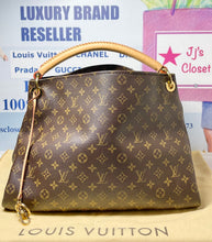 Load image into Gallery viewer, AUTHENTIC Louis Vuitton Artsy Monogram MM PREOWNED (WBA389)