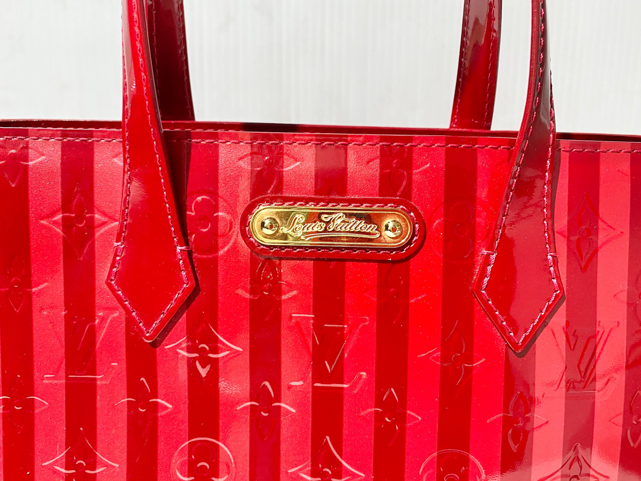 AUTHENTIC Louis Vuitton Montana Red Vernis Preowned (WBA069