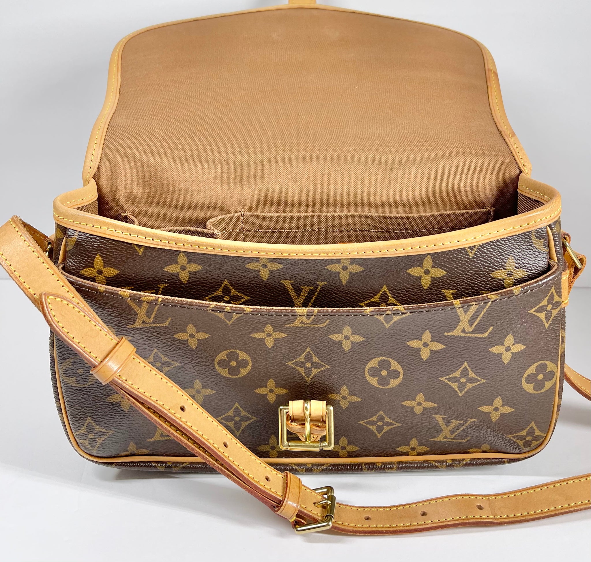 Louis Vuitton, Bags, Louis Vuitton Sologne Crossbody Bag