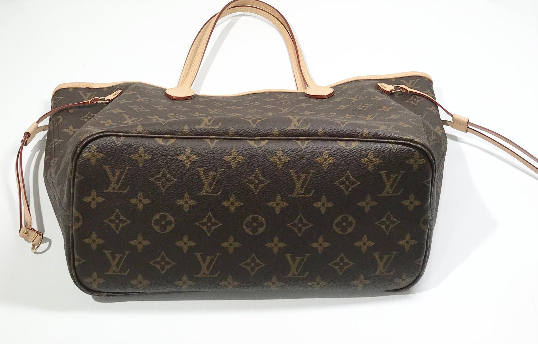 Authentic Louis Vuitton Neverfull MM Monogram Bag - Body Logic