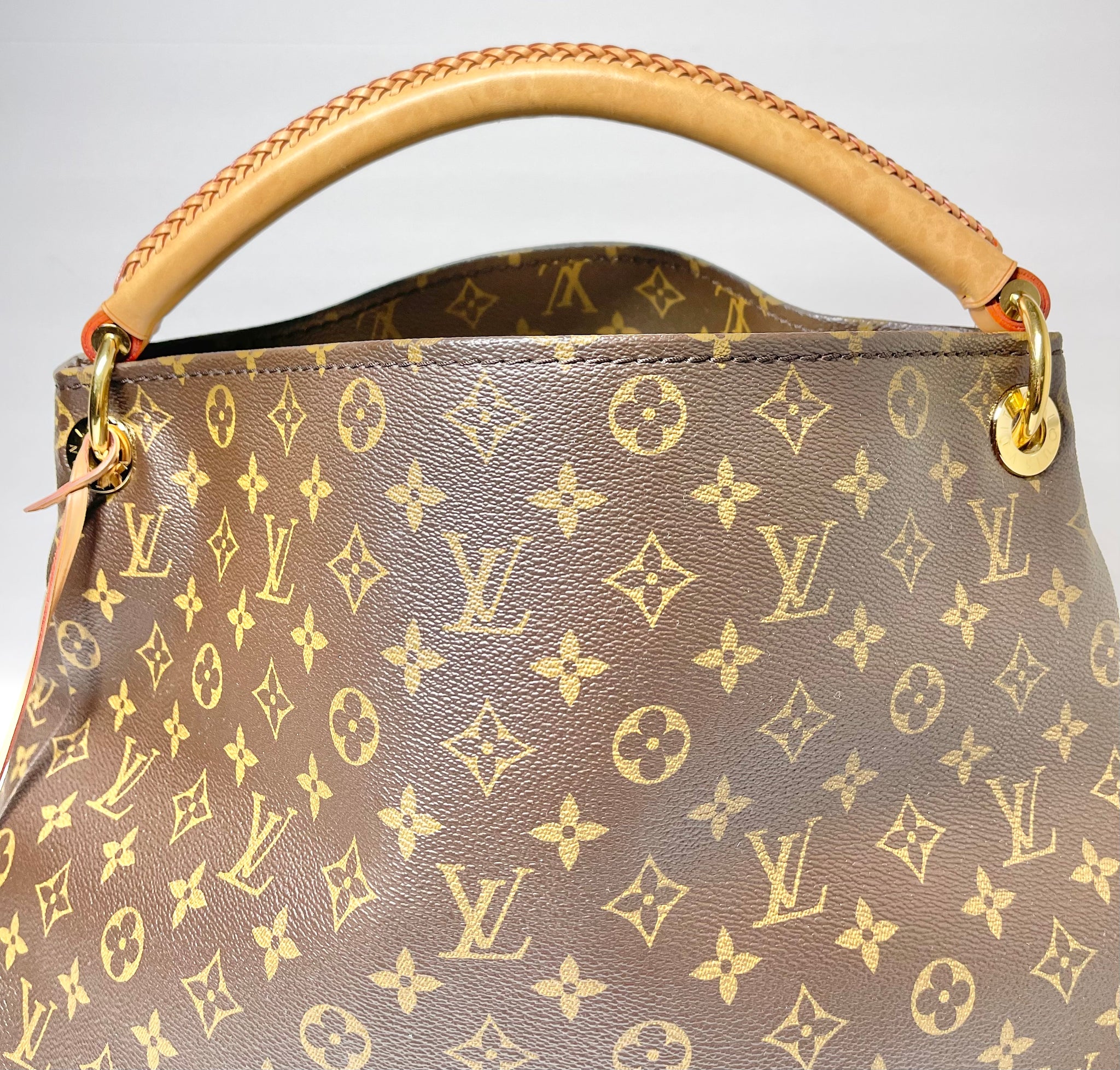 Pre-Owned Louis Vuitton LOUIS VUITTON Artsy MM Monogram Shoulder Bag Ladies  (Good)