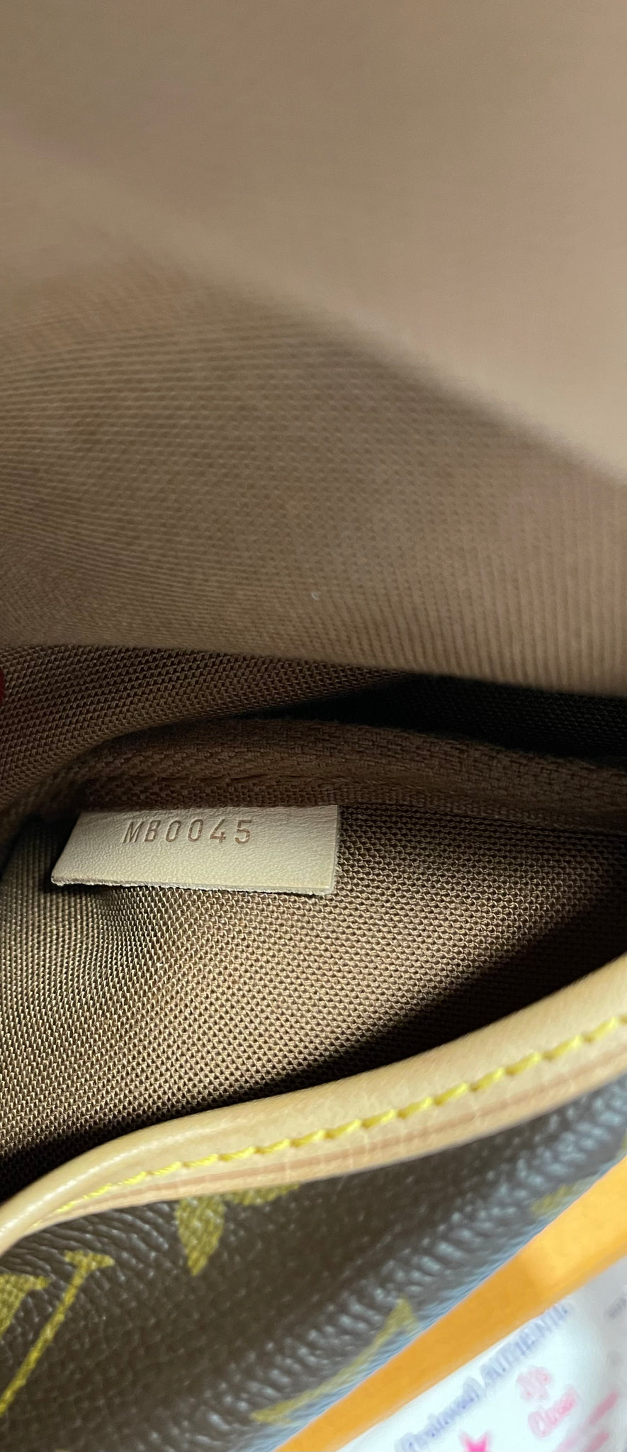 AUTHENTIC Louis Vuitton Saumur 30 Monogram Crossbody PREOWNED (WBA419) –  Jj's Closet, LLC