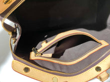 Load image into Gallery viewer, AUTHENTIC Louis Vuitton Brea Vernis Amarante MM PREOWNED (WBA264)