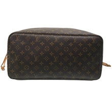 Load image into Gallery viewer, AUTHENTIC Louis Vuitton Neverfull Monogram GM PREOWNED (WBA727)