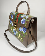 Load image into Gallery viewer, AUTHENTIC Gucci Medium Sylvie Top Handle Bag PREOWNED (WBA328)