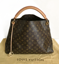 Load image into Gallery viewer, AUTHENTIC Louis Vuitton Artsy Monogram MM PREOWNED (WBA879)