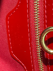 AUTHENTIC Louis Vuitton Wilshire Vernis Red Rayures PM PREOWNED (WBA276)
