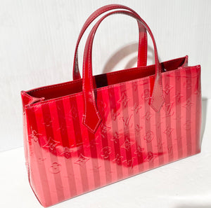 AUTHENTIC Louis Vuitton Wilshire Vernis Red Rayures PM PREOWNED (WBA276)