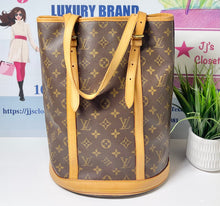 Load image into Gallery viewer, AUTHENTIC Louis Vuitton Bucket 27 Monogram PREOWNED (WBA434)