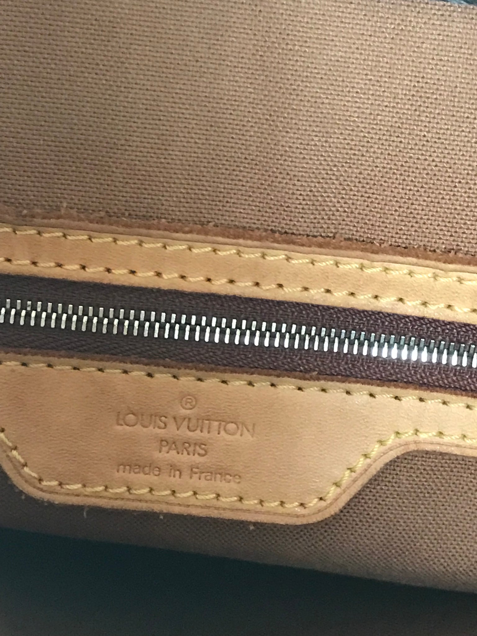 Louis Vuitton Monogram Cabas Mezzo Zip Toe