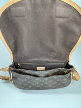 Load image into Gallery viewer, AUTHENTIC Louis Vuitton Menilmontant PM PREOWNED (WBA351)