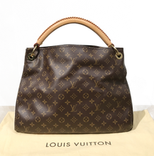 Load image into Gallery viewer, AUTHENTIC Louis Vuitton Artsy Monogram MM PREOWNED (WBA921)