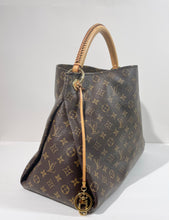 Load image into Gallery viewer, AUTHENTIC Louis Vuitton Monogram Artsy MM PREOWNED (WBA355)