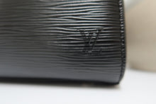 Load image into Gallery viewer, AUTHENTIC Louis Vuitton Brea MM Epi Black PREOWNED (WBA034)