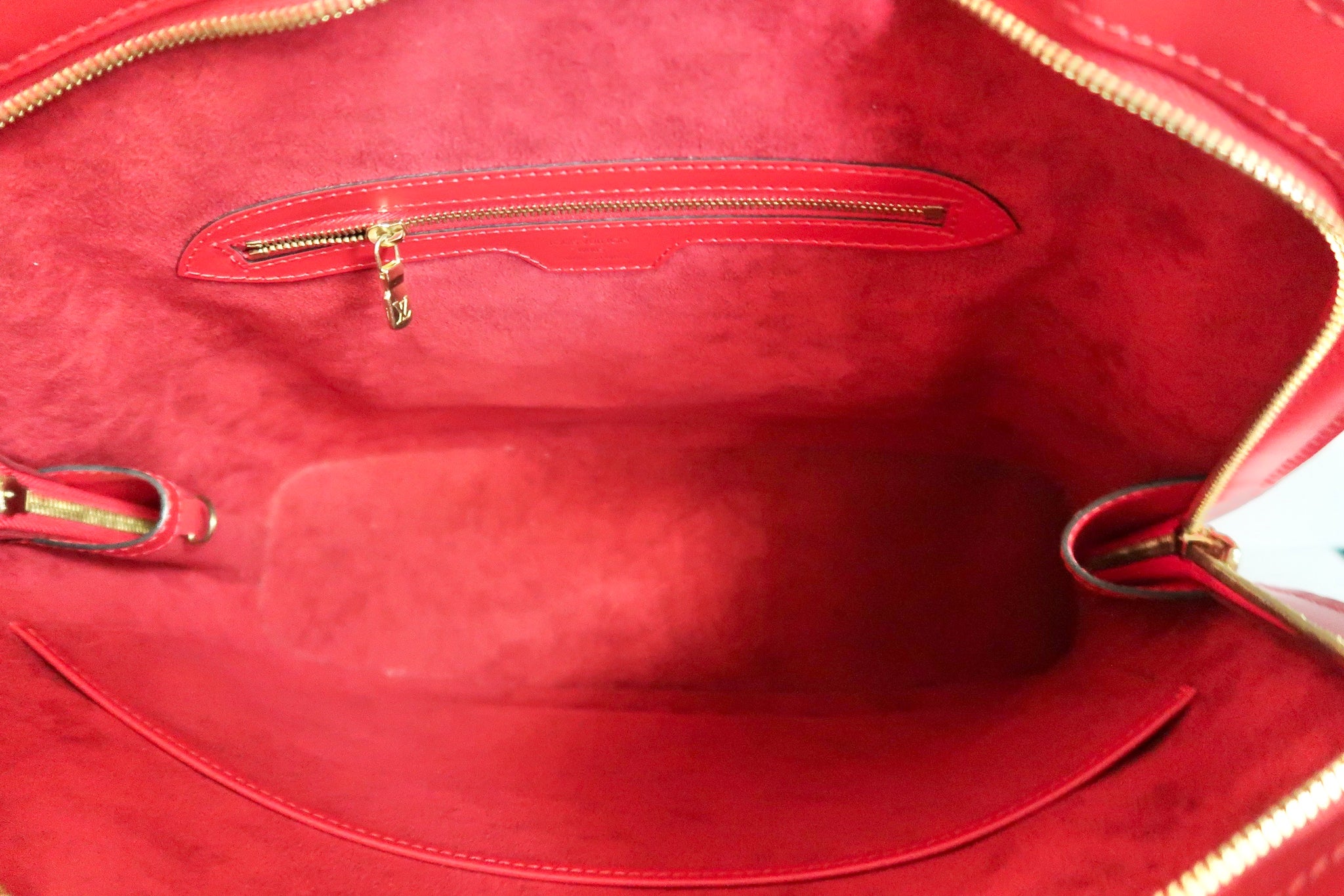 LOUIS VUITTON Louis Vuitton Lussac Tote Bag Epi Leather Red VI0975