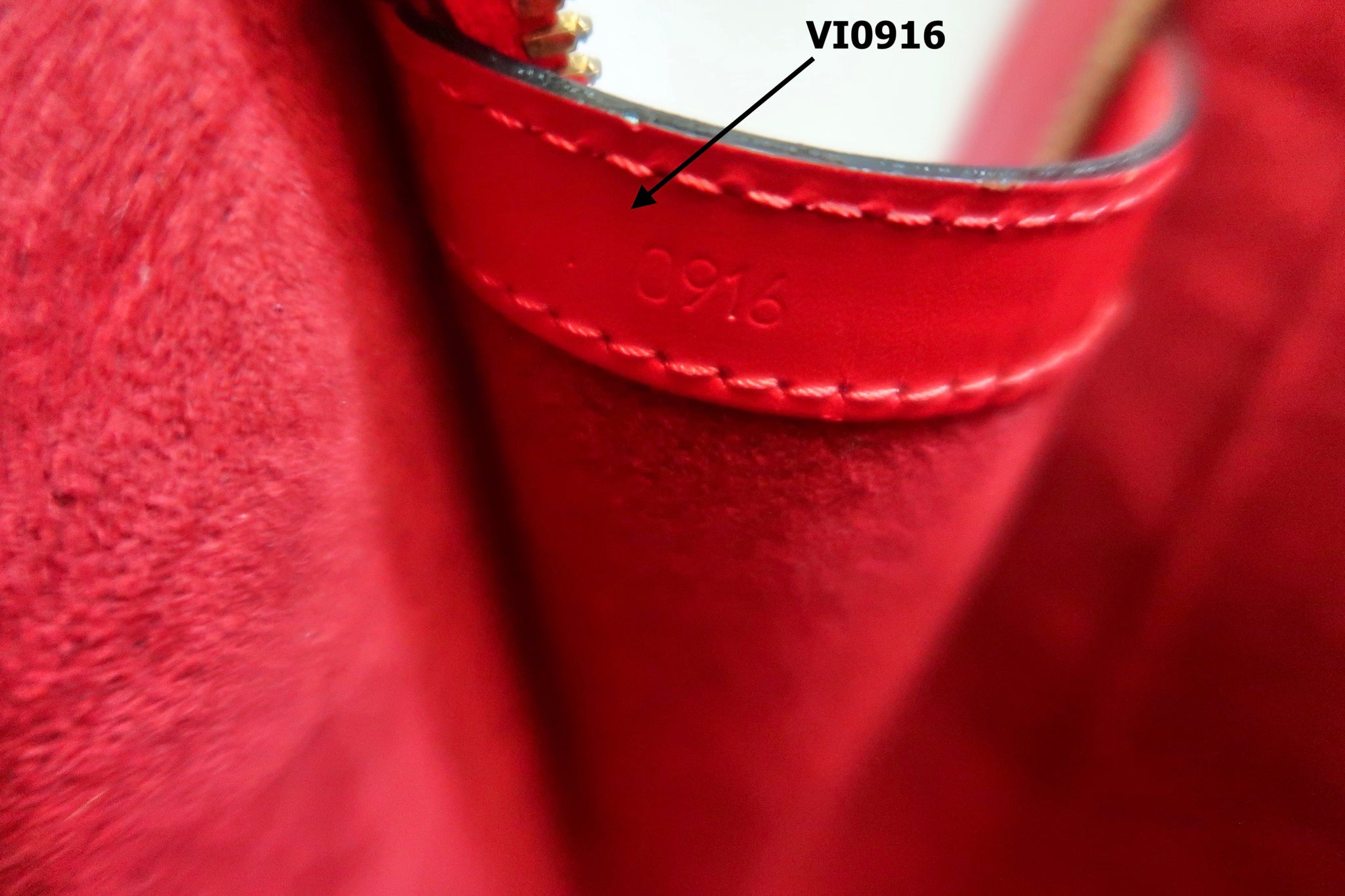 LOUIS VUITTON Louis Vuitton Lussac Tote Bag Epi Leather Red VI0975 Women's