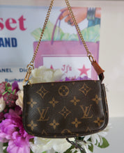 Load image into Gallery viewer, AUTHENTIC Louis Vuitton Mini Pochette Preowned (WBA112)