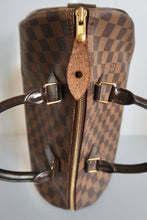 Load image into Gallery viewer, AUTHENTIC Louis Vuitton Speedy 30 Damier Ebene PREOWNED (WBA043)