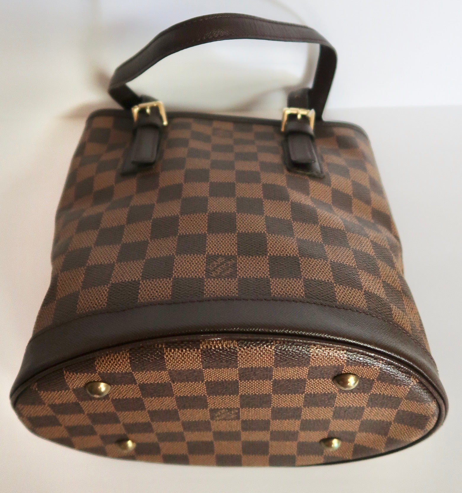 AUTHENTIC Louis Vuitton Petit Bucket Marais PREOWNED (WBA133) – Jj's  Closet, LLC