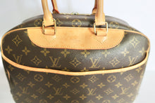 Load image into Gallery viewer, AUTHENTIC Louis Vuitton Deauville PREOWNED (WBA132)