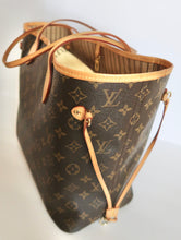 Load image into Gallery viewer, AUTHENTIC Louis Vuitton Neverfull Monogram MM PREOWNED (WBA204)