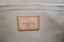 Load image into Gallery viewer, AUTHENTIC Louis Vuitton Favorite PM Damier Azur PREOWNED (WBA238)
