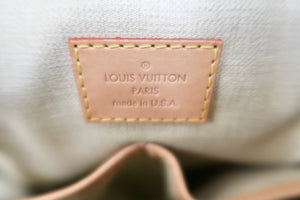 AUTHENTIC Louis Vuitton Trouville PREOWNED (WBA242)